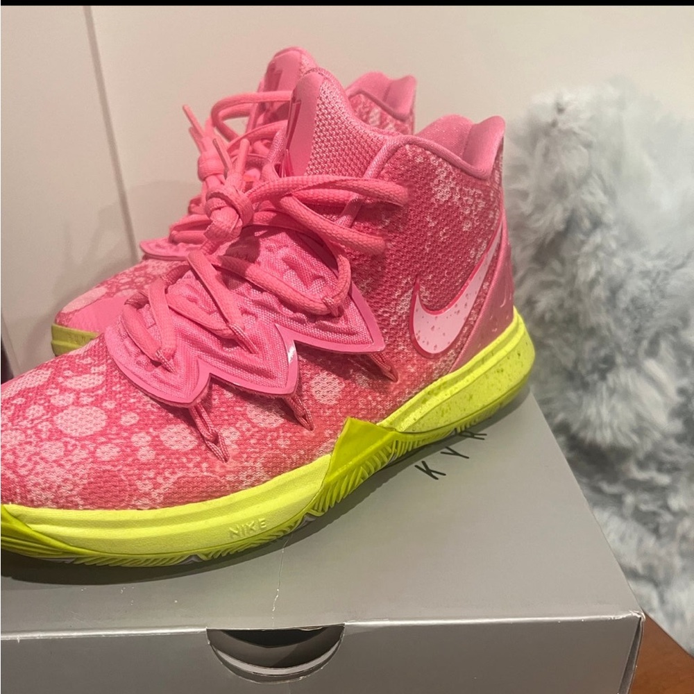 Nike Patrick stars